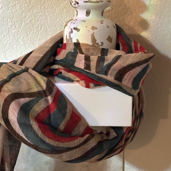 Beautiful Colorful Patterned Scarf - Picture 2 of 8